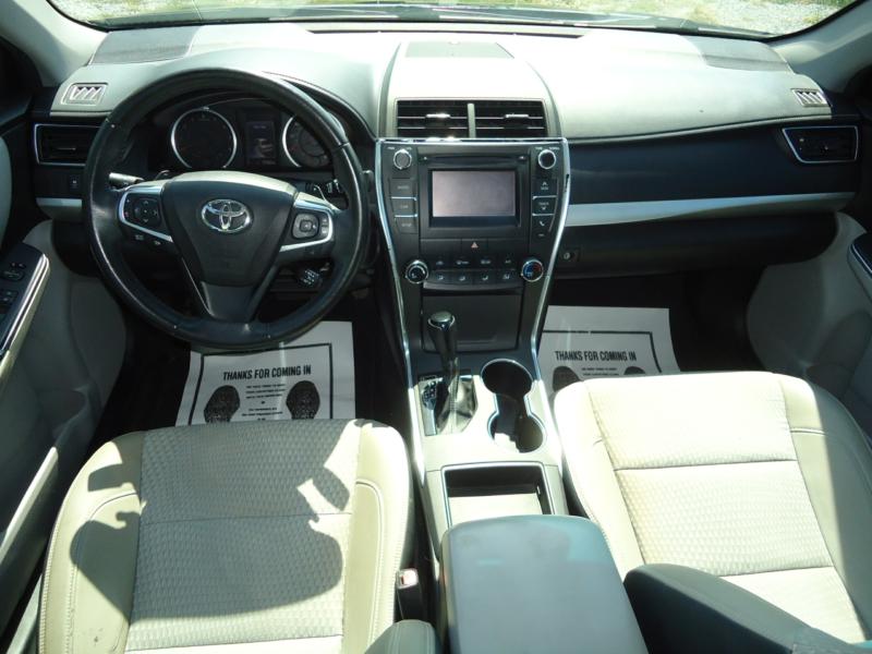 2015 Toyota Camry SE - Photo 8