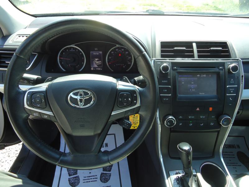 2015 Toyota Camry SE - Photo 15